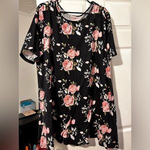 Plus Size Floral T-Shirt